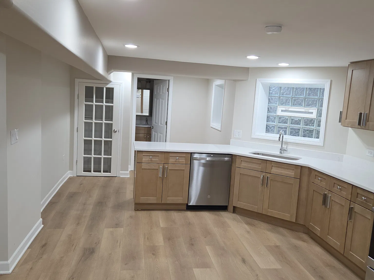 5010 N Wolcott Ave — Photo 3