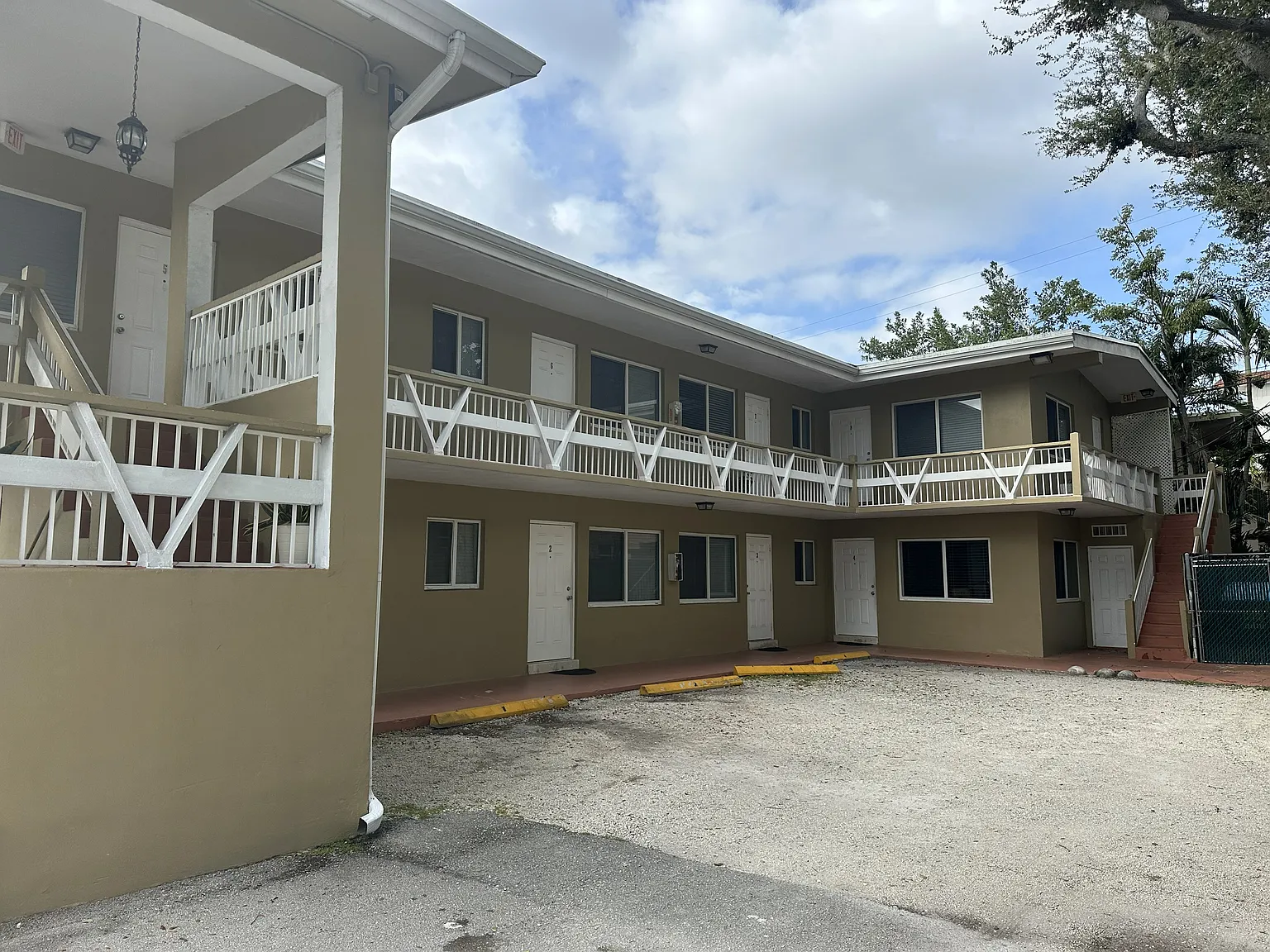 1 bed, 600 sqft, $1,600 — Photo 1