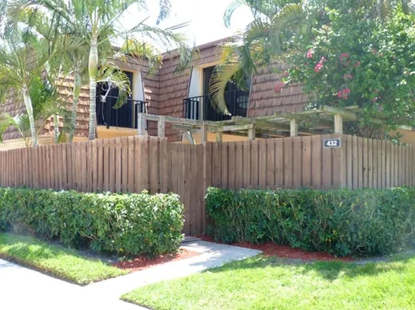 432 4th Ln, Greenacres, FL 33463