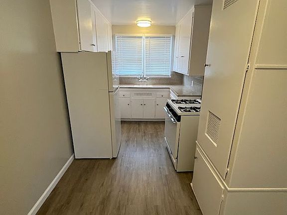 5th image of 3504 E 1st St #12