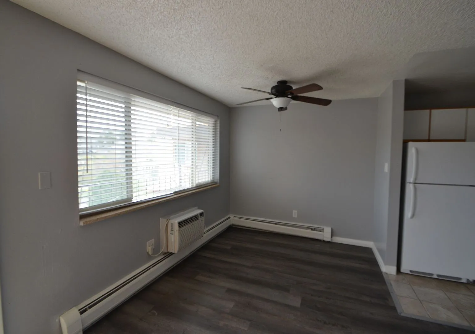 499 W Progress Ave — Photo 3