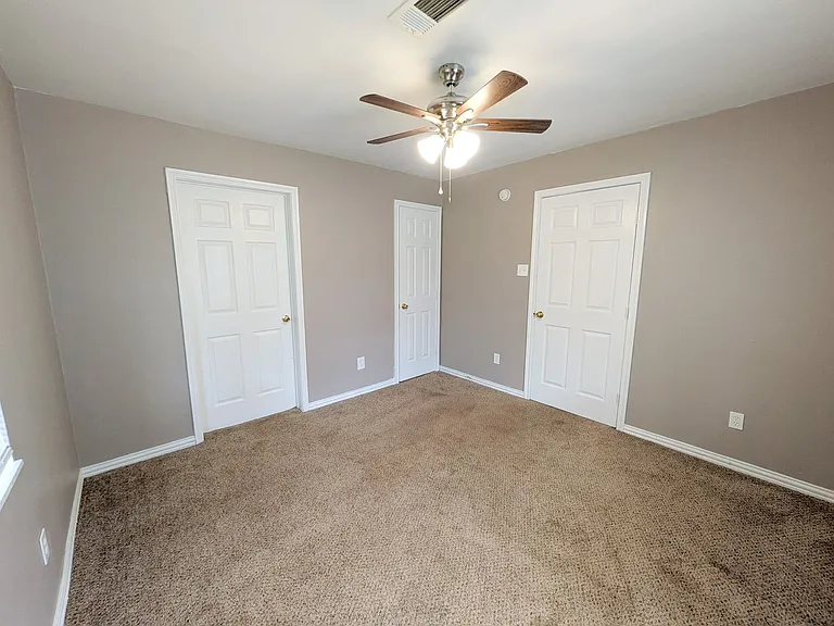 1624 Franklin Ave — Photo 16