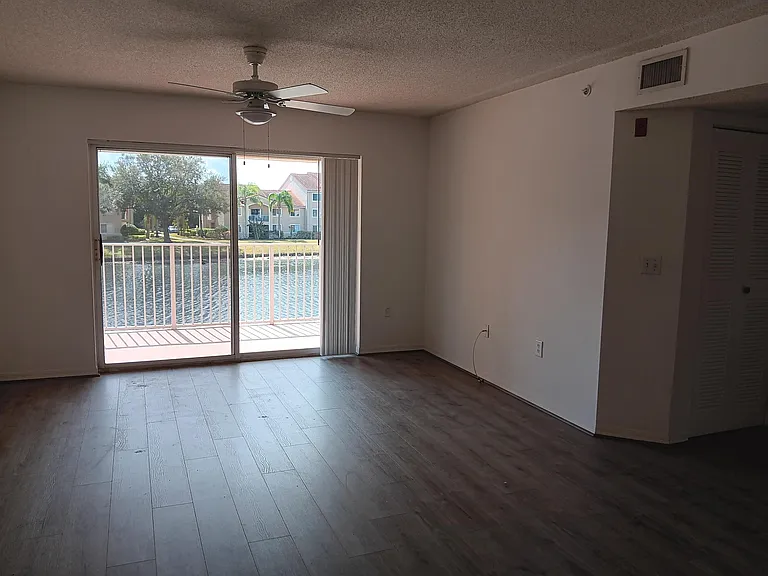 1640 N 42nd Cir #204 — Photo 3