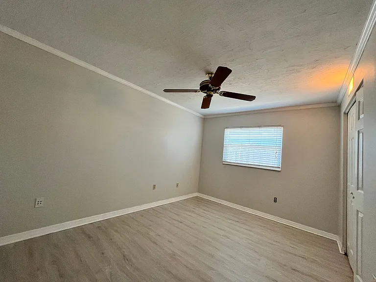 415 Aruba Ct — Photo 13