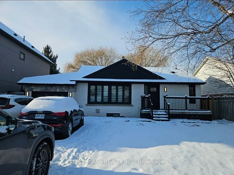 378 Martin St — Photo 20
