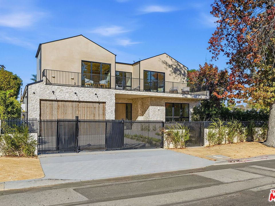 1st image of 16643 Addison St