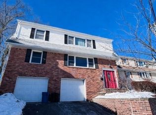 81 Lakeshore Dr, Prospect Park Boro, NJ 07508