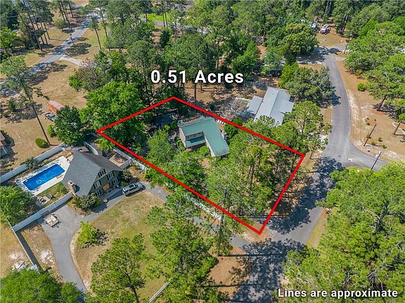 3rd image of 930 Lakeview Dr