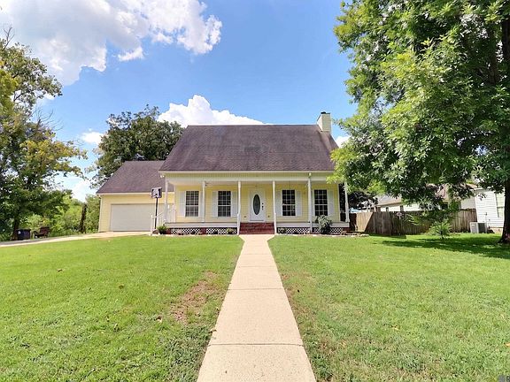 2nd image of 3011 Myrtle Grove Dr