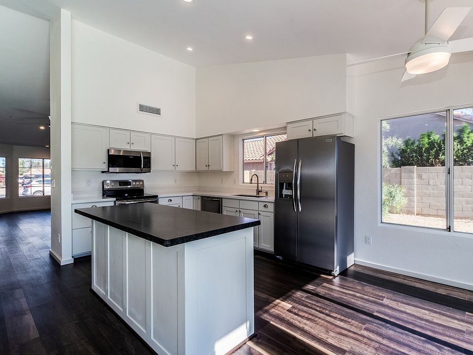 1st image of 7849 W Crocus Dr