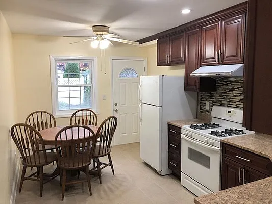 Rented by Rock Realty | media 6