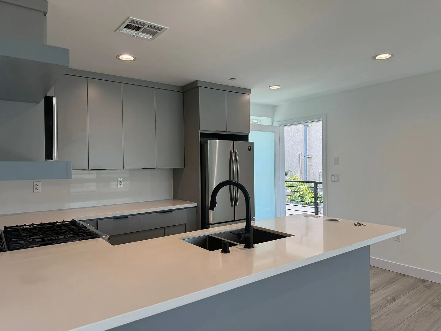 2 bed, 2.0 bath, $3,195 — Photo 4