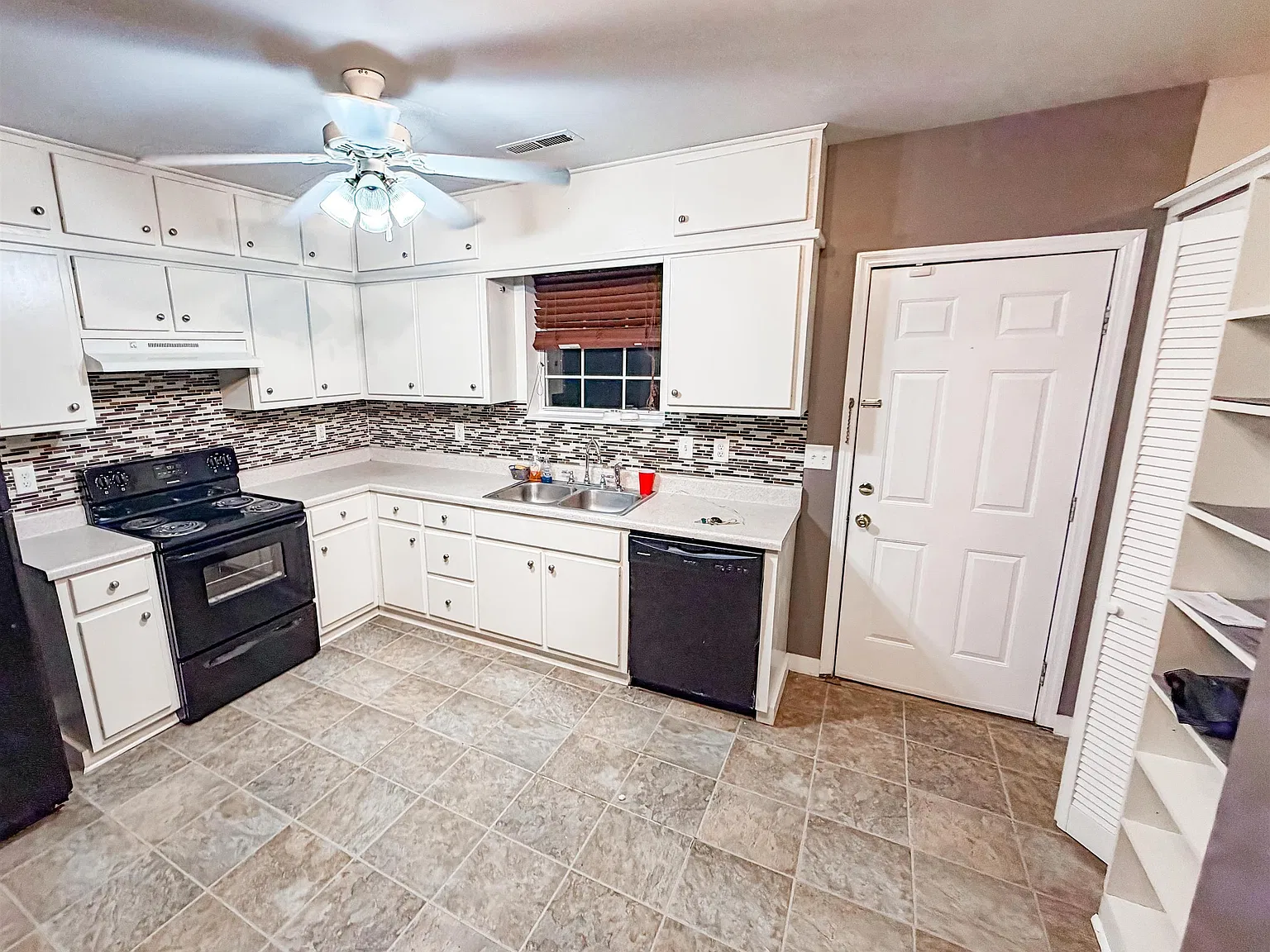 2 bed, 1.0 bath, 1020 sqft, $1,100 — Photo 4