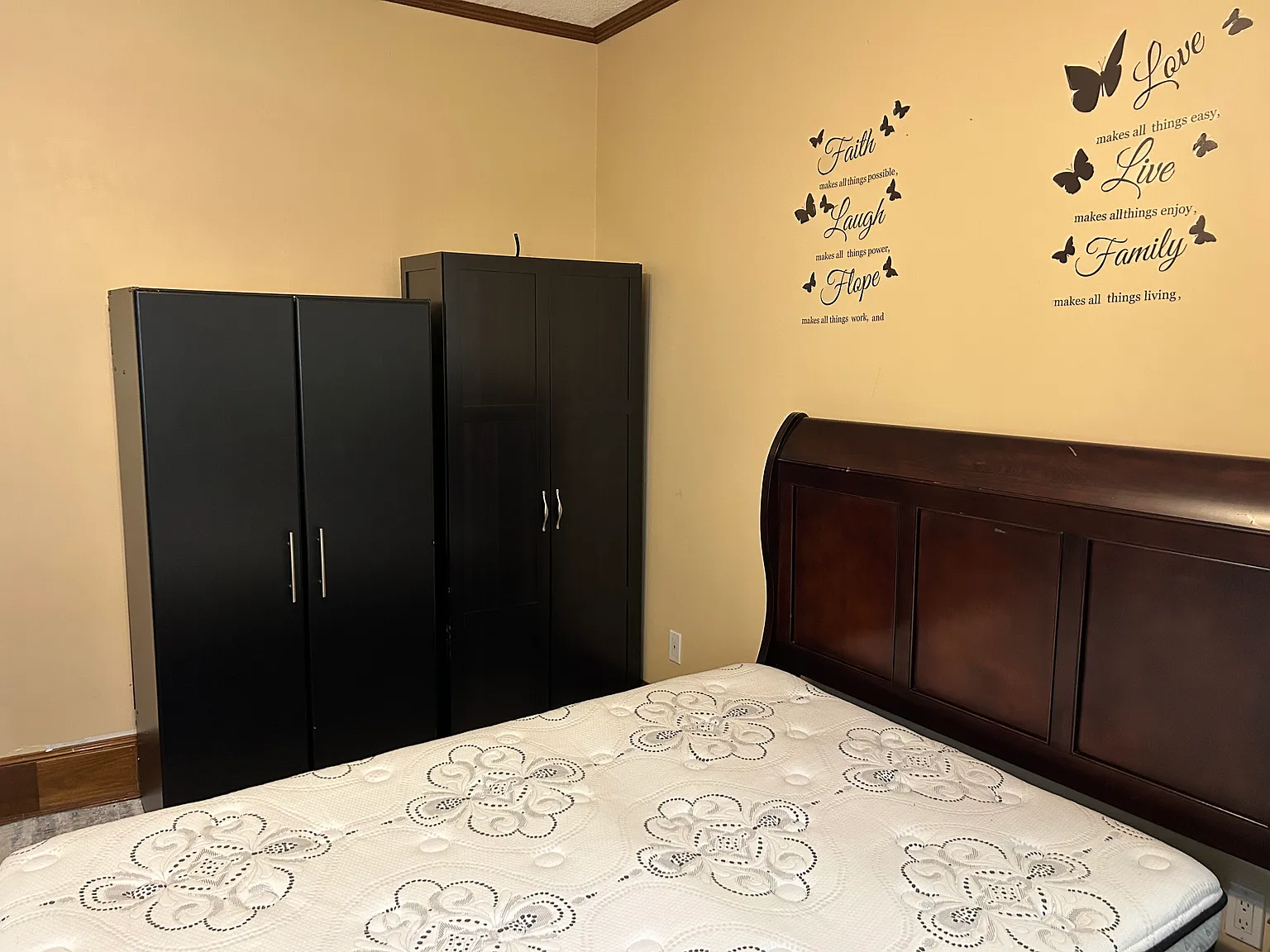 7 bed, 2500 sqft, $1,255 — Photo 4