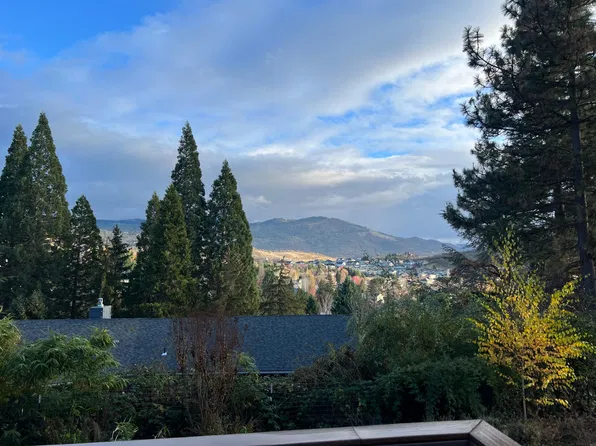 1608 Stardust Way, Medford, OR 97504