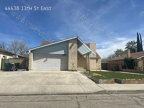 44438 13th St E Photo 1