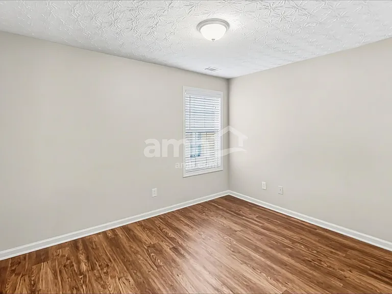 113 Village Dr — Photo 15