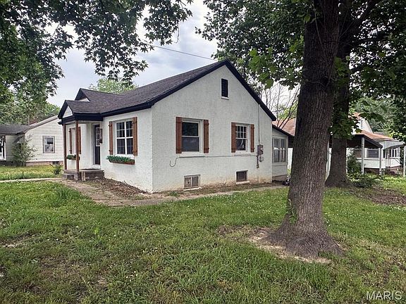 2nd image of 315 S Park Ln