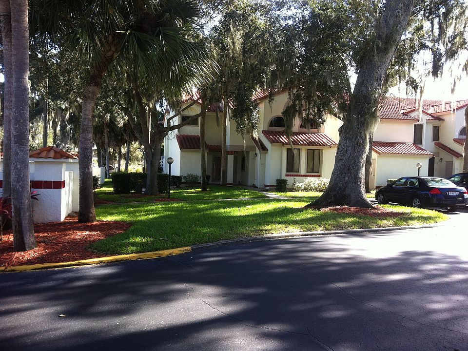 1st image of 967 Country Club Dr
