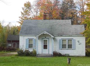 9673 Y Rd, Rapid River, MI 49878