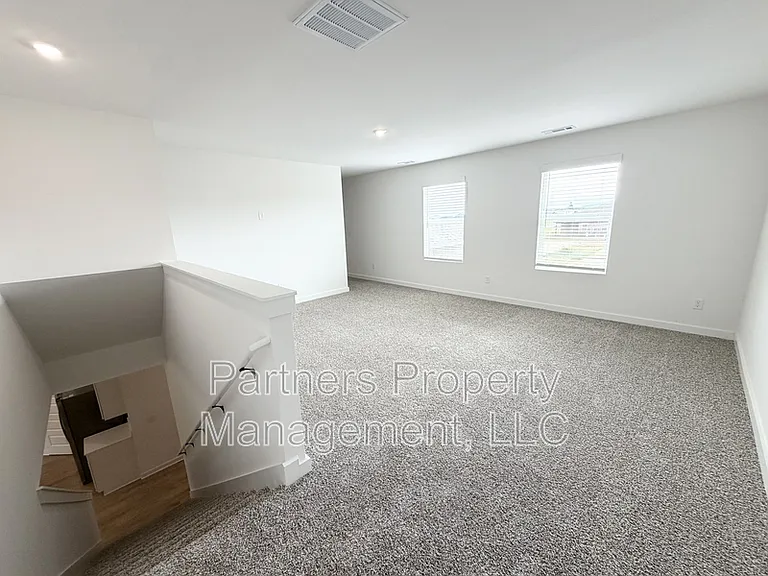 537 S Neon Ave — Photo 18