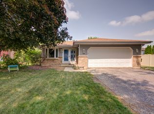 1104 Rushwood Ave, Shorewood, IL 60404