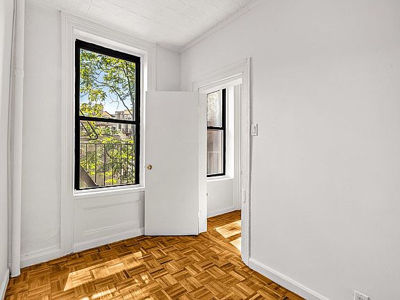 5th image of 18 Cornelia St APT 5