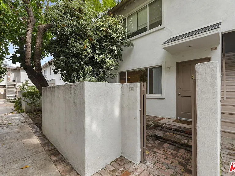 18555 Collins St #C11 — Photo 14