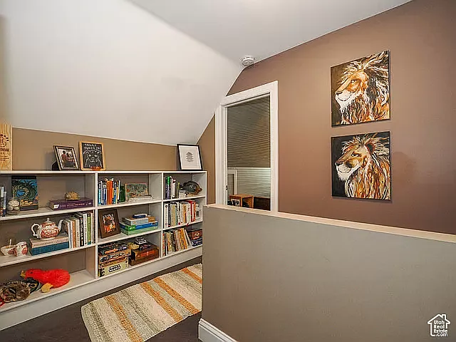 319 N Almond St #A — Photo 15