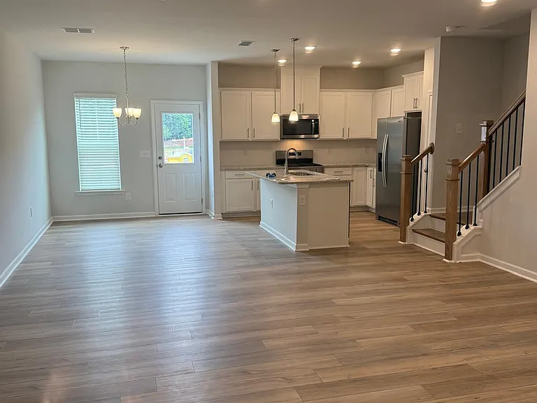 260 Ravenscraig Park Pl — Photo 8