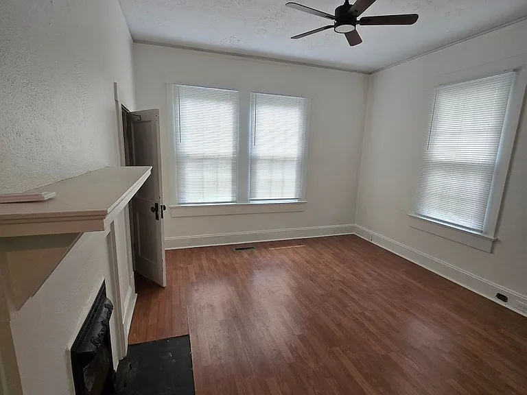 901 Montgomery Ave — Photo 13
