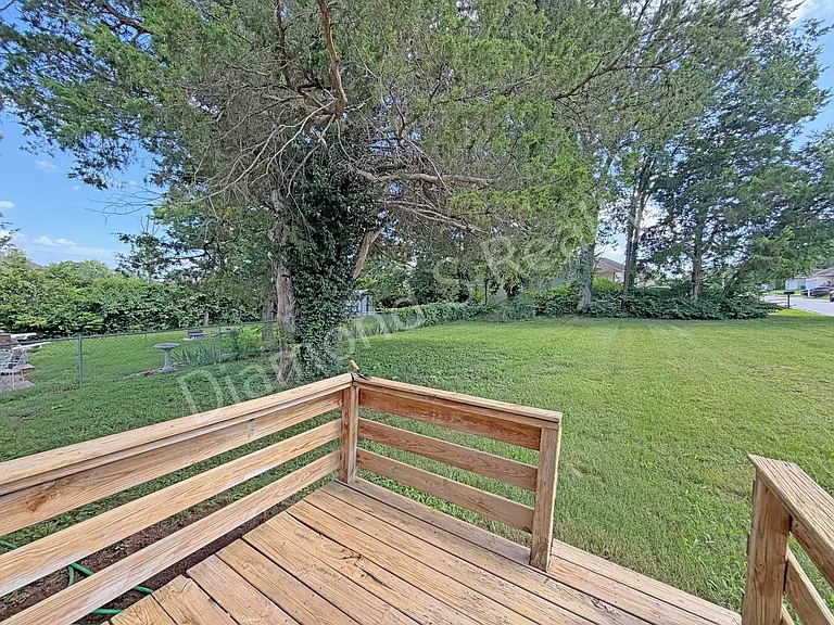 3360 E Salem St — Photo 10