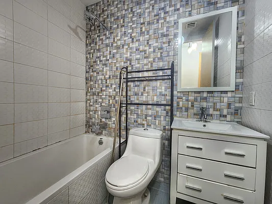 Rented by RELEASE NY | media 24