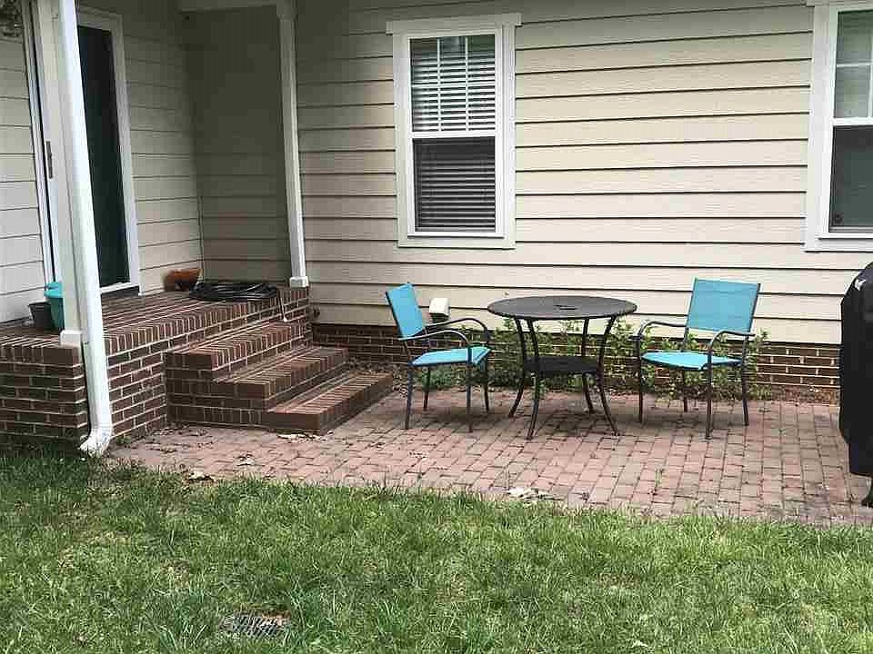 2nd image of 461 Powell Pl
