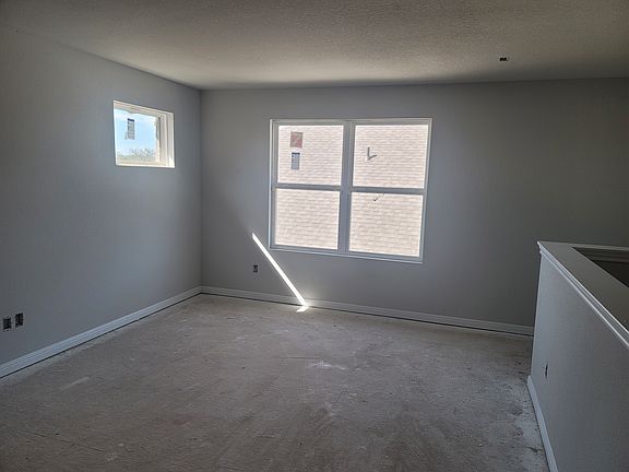 109 Rocking R Court Interior Image 5