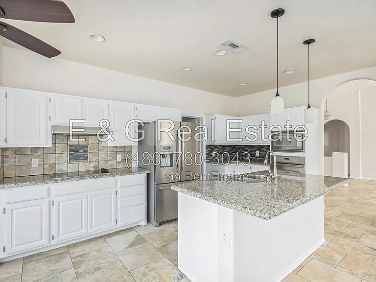 8495 S Maple Ave — Photo 14