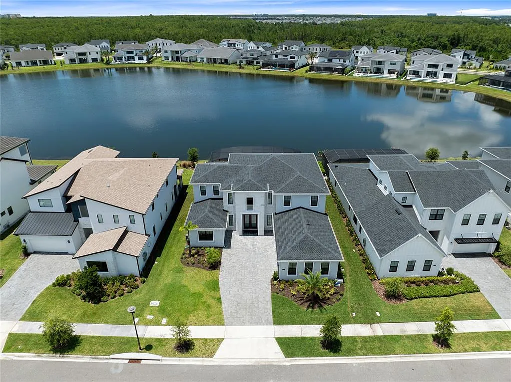 6 bed, 5.5 bath, 4960 sqft, $12,950 — Photo 3