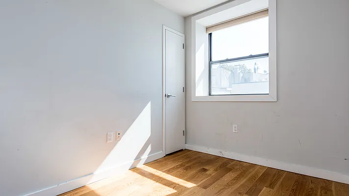 Rented by Nooklyn NYC LLC | media 28
