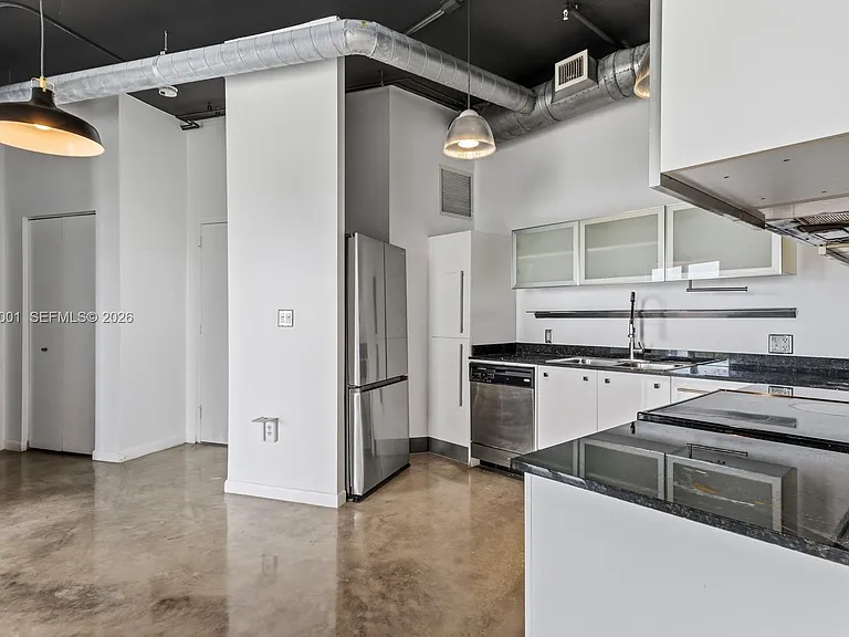 10 S River Dr #1207 — Photo 4