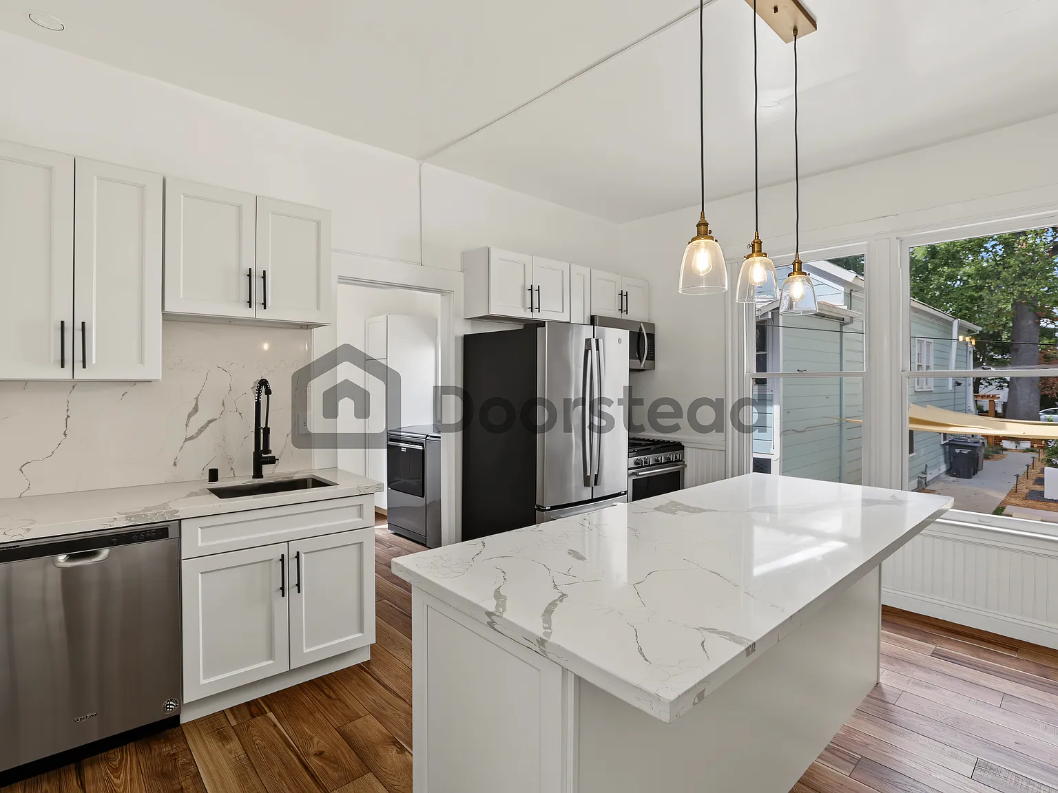 3 bed, 2.0 bath, 2095 sqft, $4,250 — Photo 4