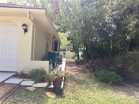 5th image of 18383 Temple Ave