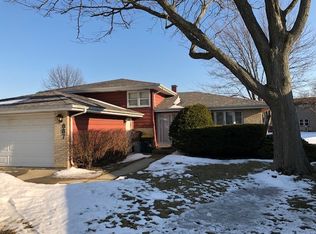 887 Dodge Ct, Carol Stream, IL 60188