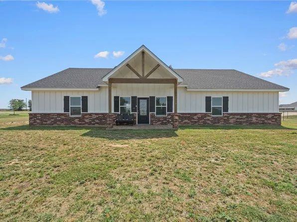 1110 N Lone Star Pkwy, Mc Gregor, TX 76657