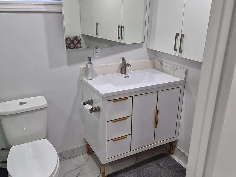 289 Ballard St S — Photo 18