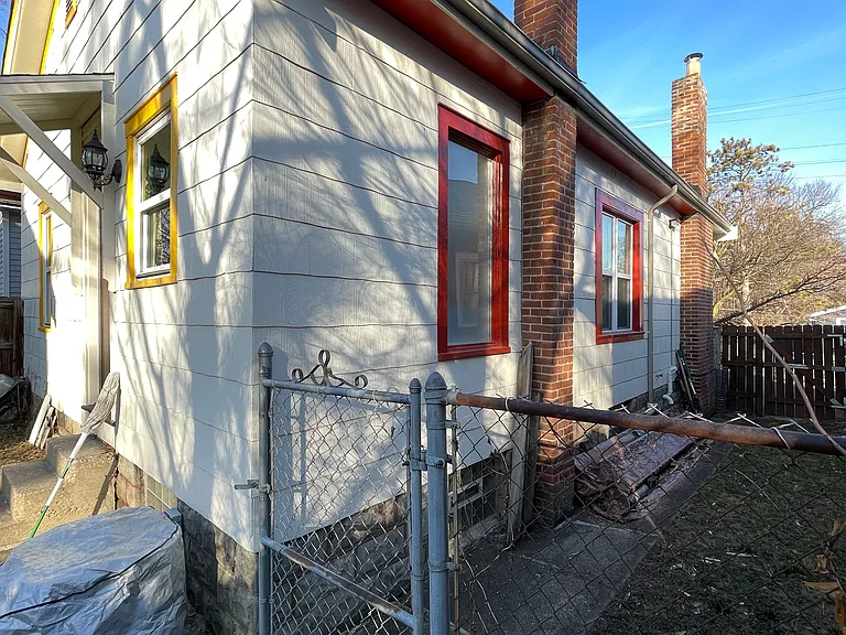 403 E 15th St — Photo 19