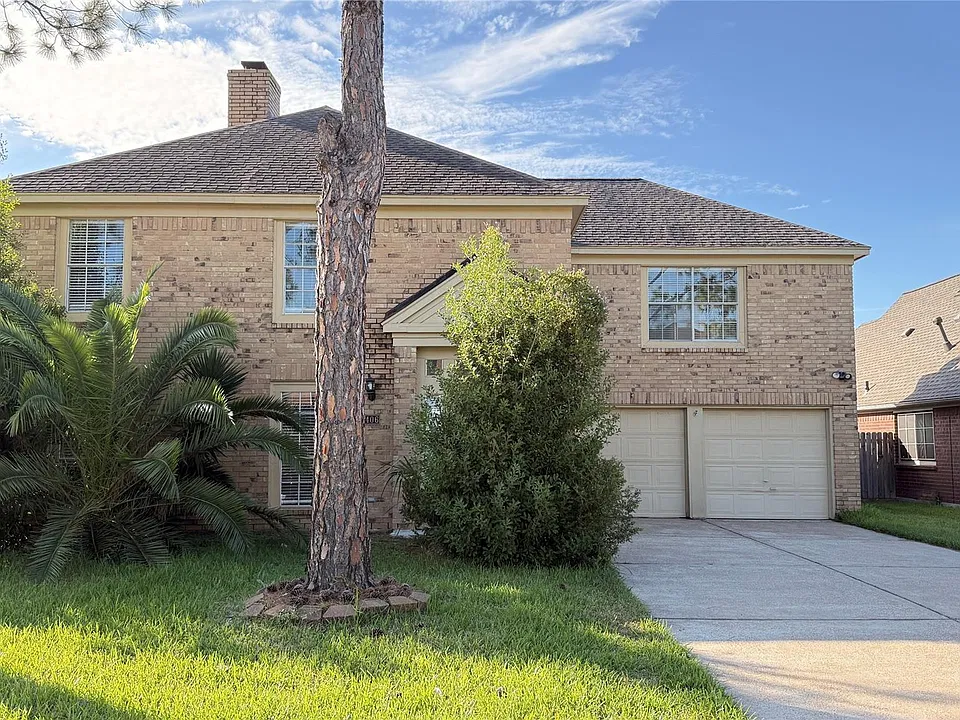 1406 Forest Hollow Dr
