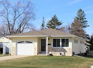 420 E College St, Kewanee, IL 61443