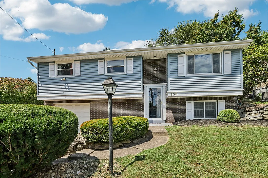205 Tilford Rd photo 1