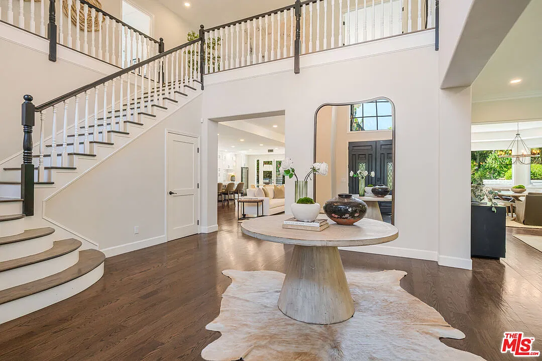 5 bed, 5.5 bath, 6357 sqft, $38,000 — Photo 4