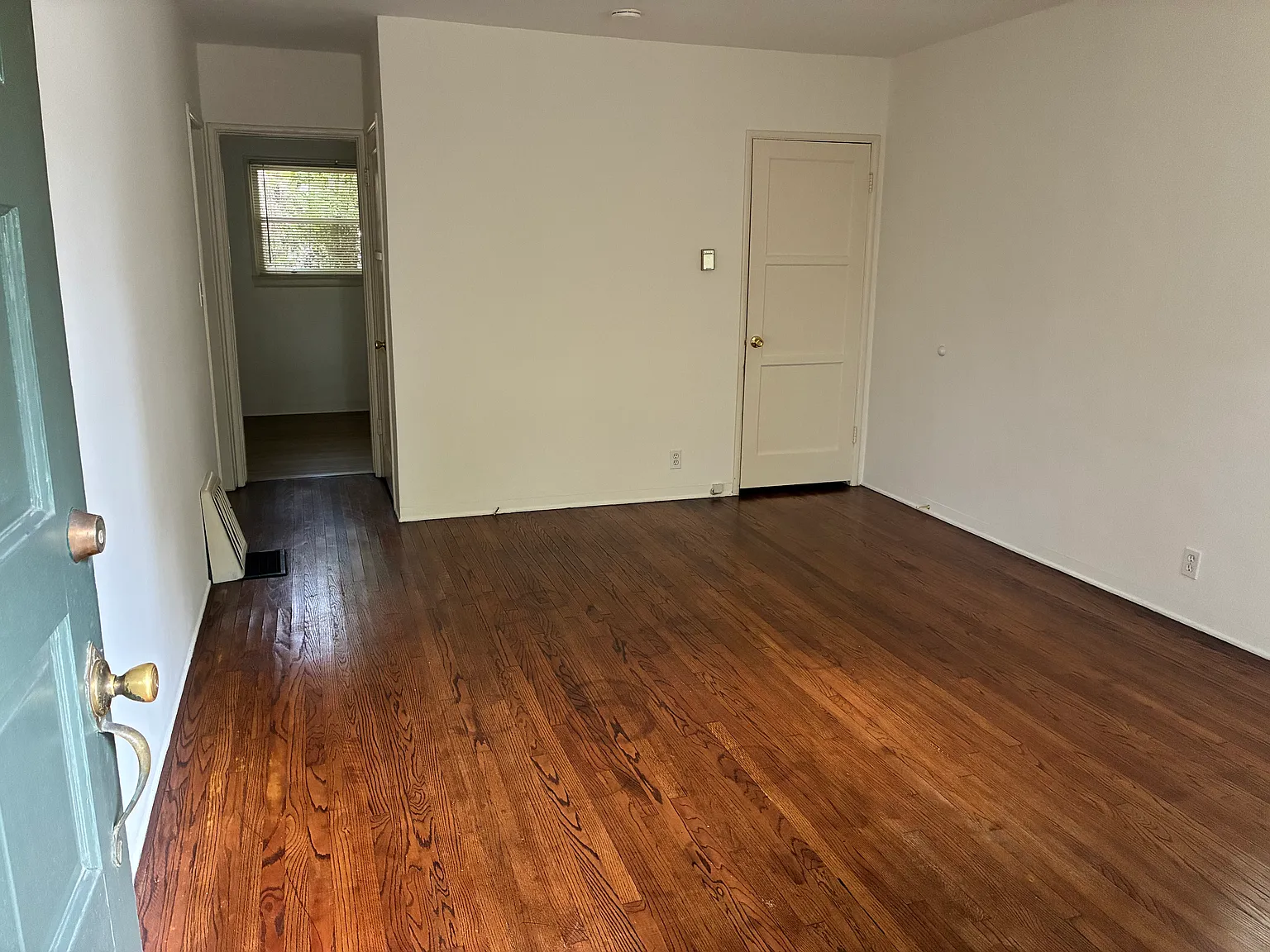 1 bed, 700 sqft, $2,500 — Photo 3